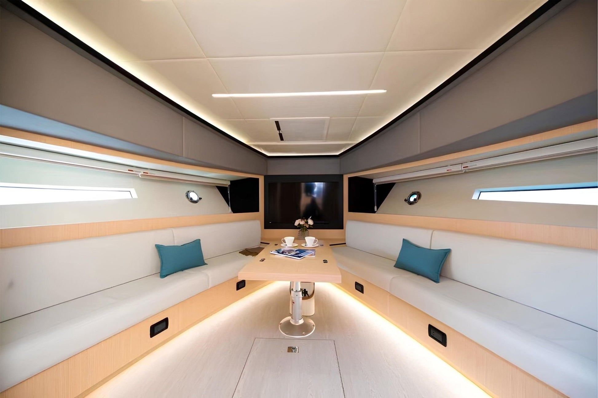 Zia,Rio,Ava 52ft(16m) 15 Guest Capacity - Flame Travel Dubai