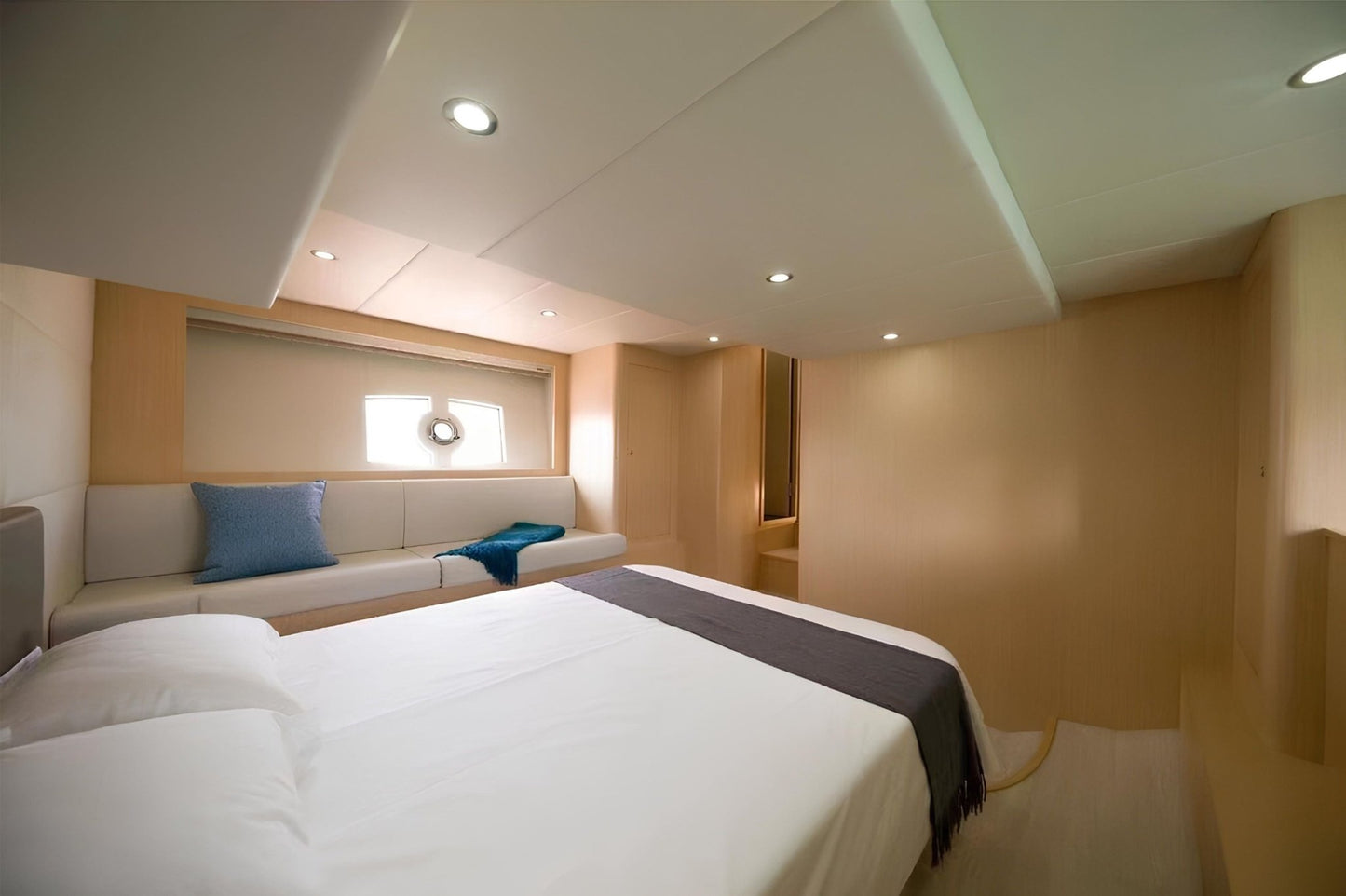 Zia,Rio,Ava 52ft(16m) 15 Guest Capacity - Flame Travel Dubai