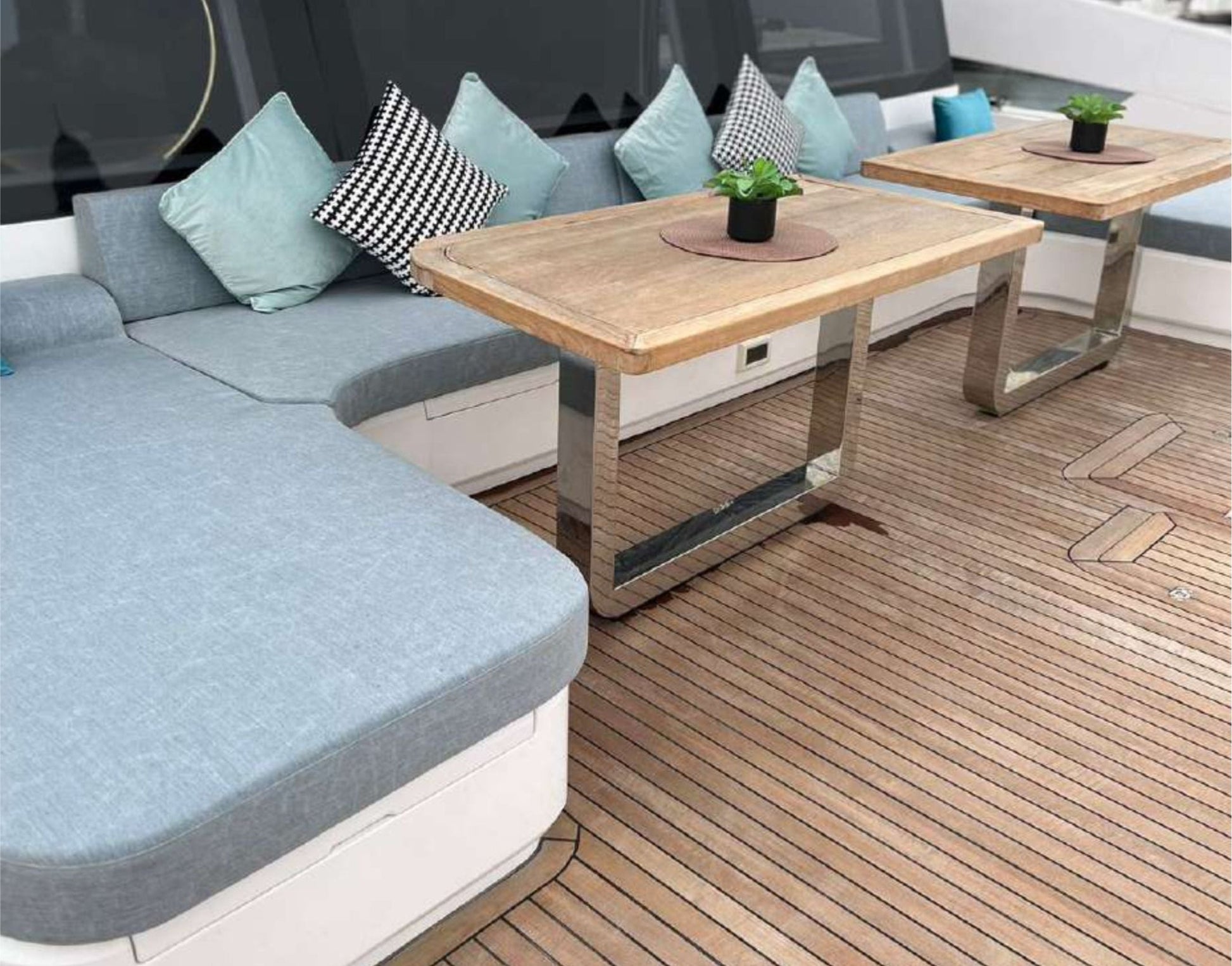 Infinity 60ft(18m) 40 Guest Capacity - Flame Travel Dubai