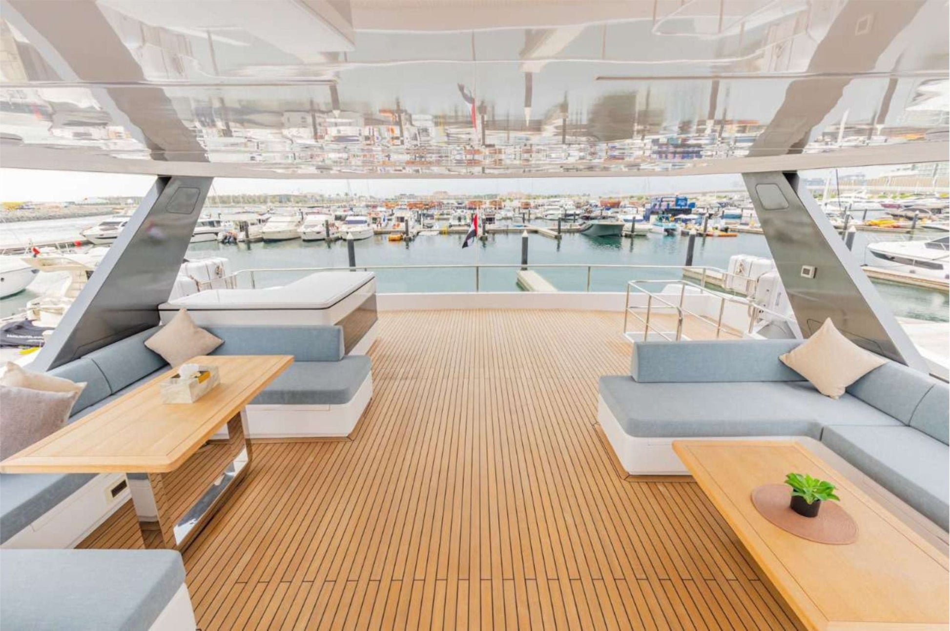 Infinity 60ft(18m) 40 Guest Capacity - Flame Travel Dubai