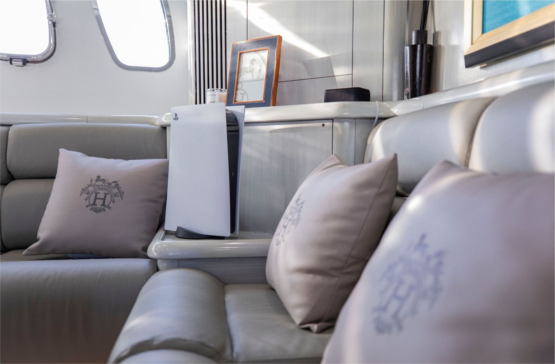 Panther 95ft(29m) 20 Guest Capacity - Flame Travel Dubai