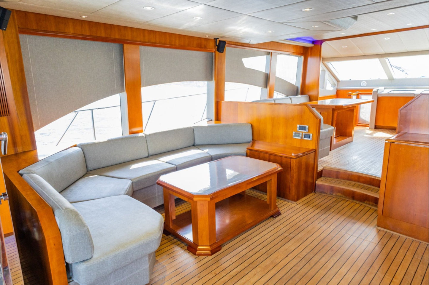 Lana 62ft(19m) 20 Guest Capacity - Flame Travel Dubai